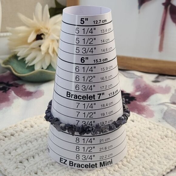 Natural Iolite Chip Bracelet | Indigo Crystal Elastic Boho Healing Jewelry - Picture 5 of 5